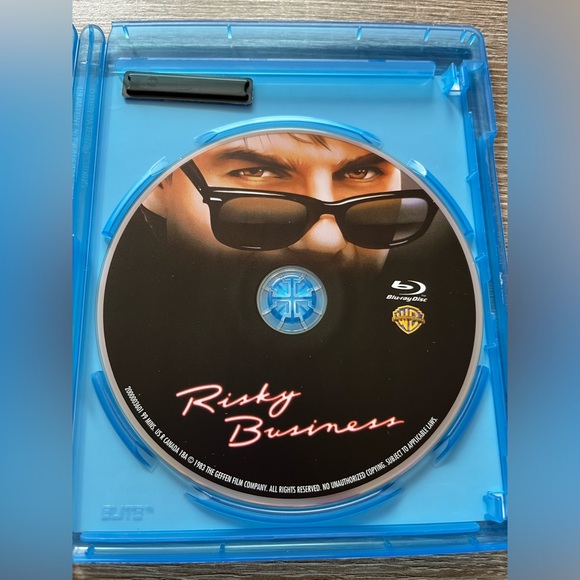 📀 3/$15 or 4/$20 📀 Risky Business Bluray - Picture 3 of 3
